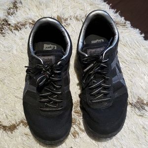 Onitsuka Tiger black sneakers size 6